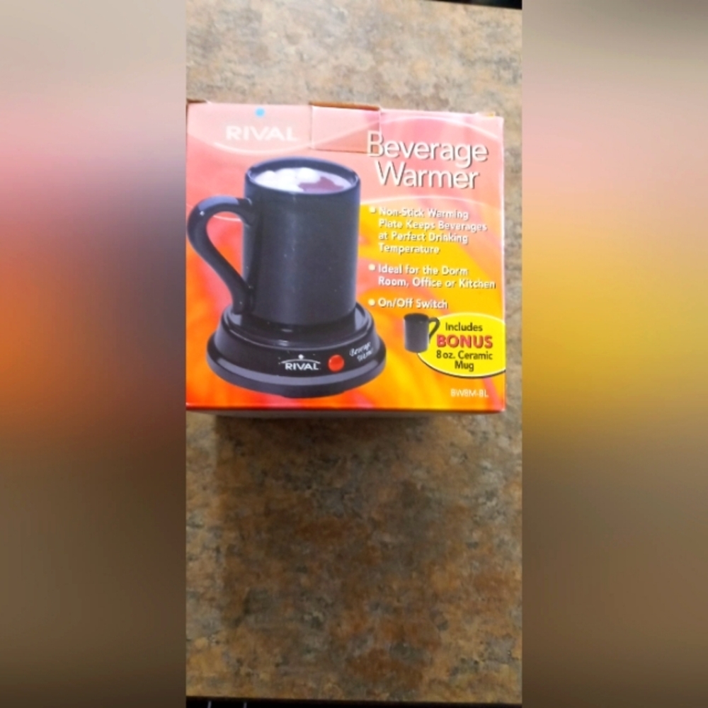 Black Beverage Warmer with Bonus Mug